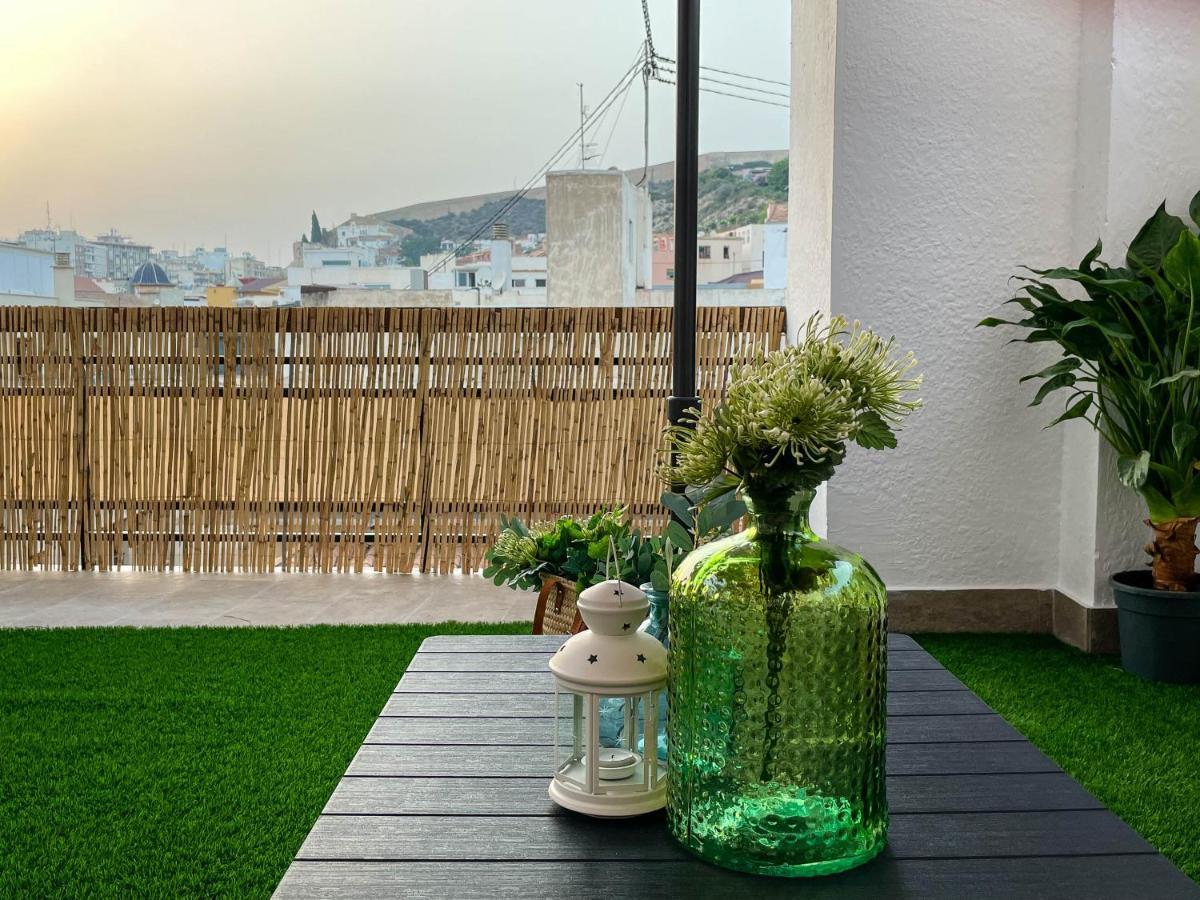 La Terraza. Vistas Al Castillo A 1 Min. De La Playa Alicante Kültér fotó